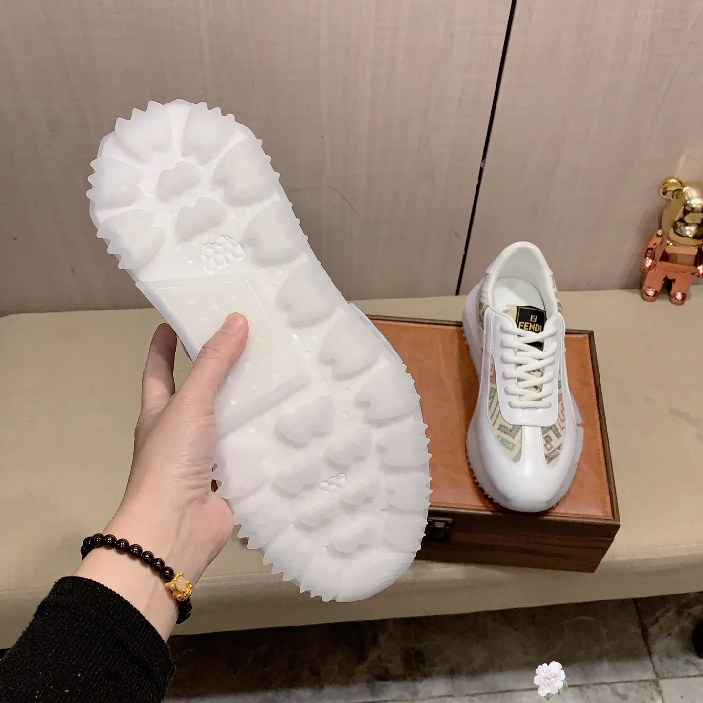 Men's Men's Shoes💰460💰💰🎩🎩[Lightning][Lightning] "FENDI*" The latest and most popular casual sports shoes, top brand [Seduce] luxury ~ purchasing agent, top quality ~. [Strong] The upper is made of imported breathable cowhide with material ➕ breathable sheepskin feet (•) and fine workmanship. The original stylish and stylish soft rubber wear-resistant and non-slip outsole is light and comfortable on the feet. The real thing looks better when photographed in person. 012: code: 38-44, can be customized to 45, 2️⃣ colors available